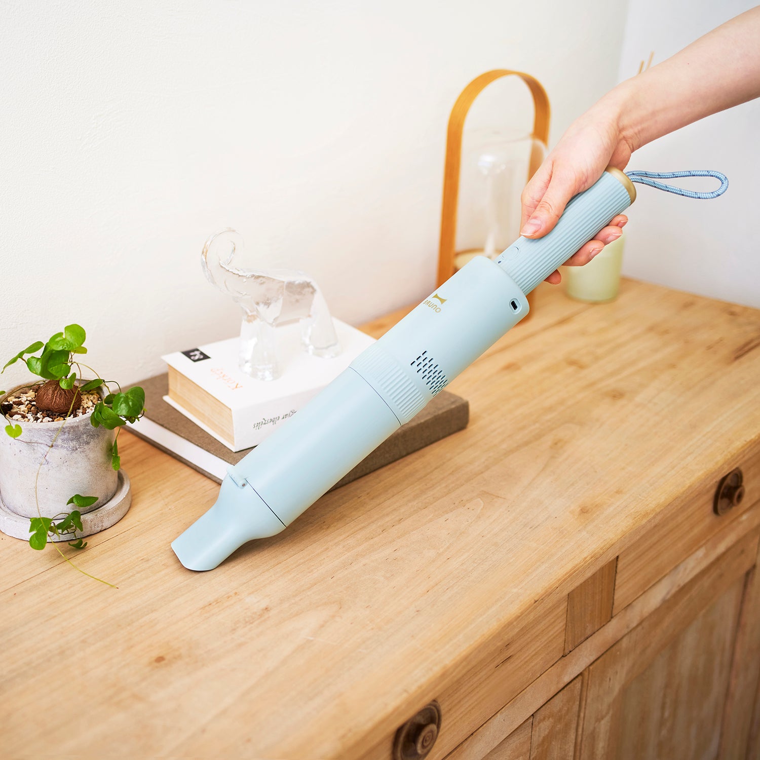 BRUNO Slim 2WAY Stick Cleaner | BOE124