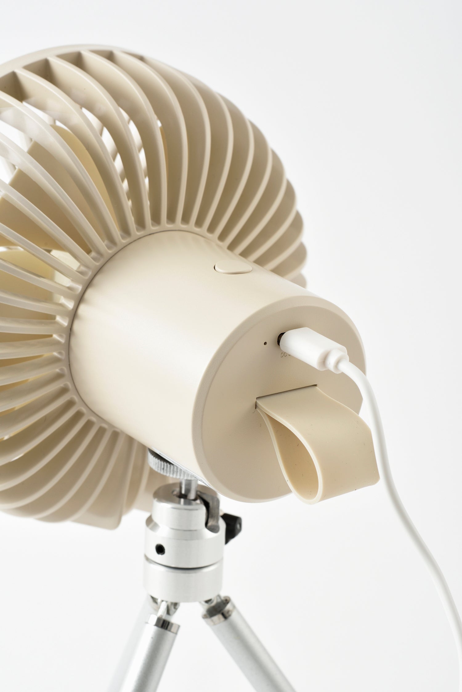 BRUNO Portable Tripod Fan