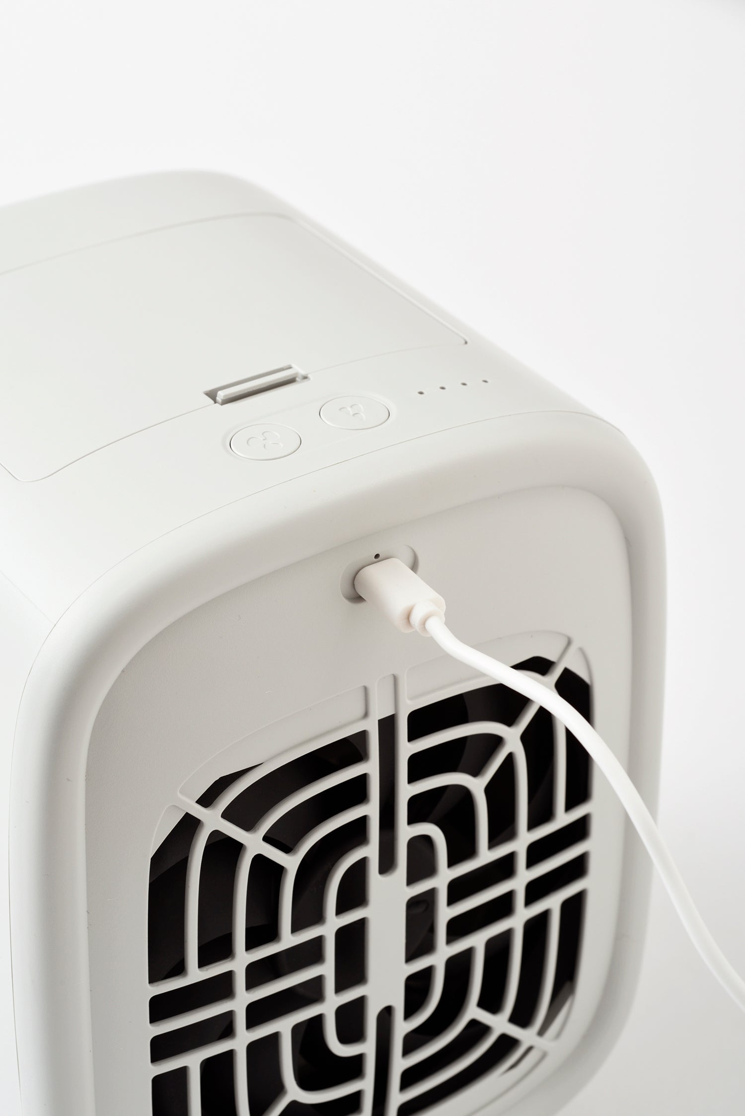 BRUNO Portable Desk Mist Fan