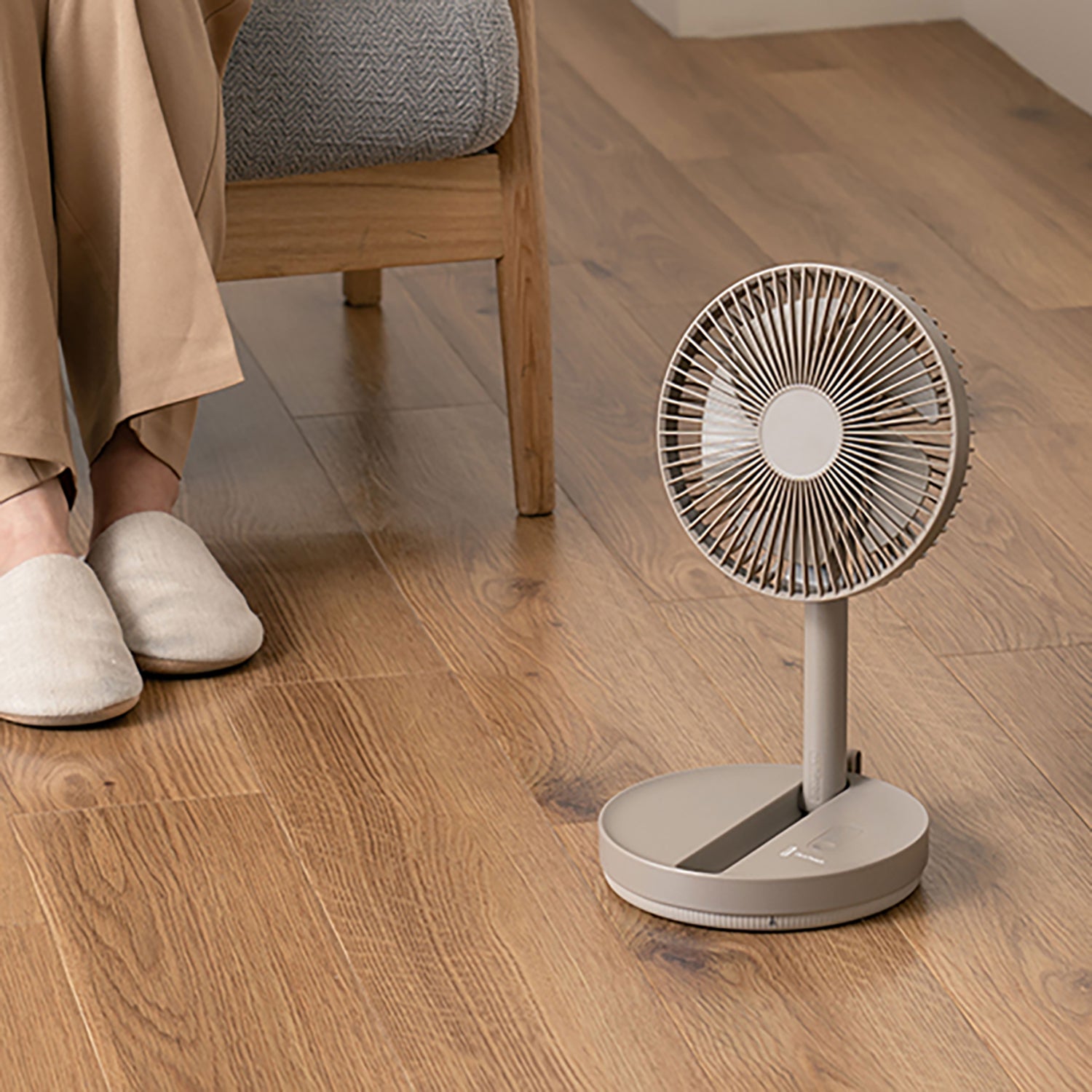 Life on Products Folding Cordless Living Fan with Swing | LO-LCAF031