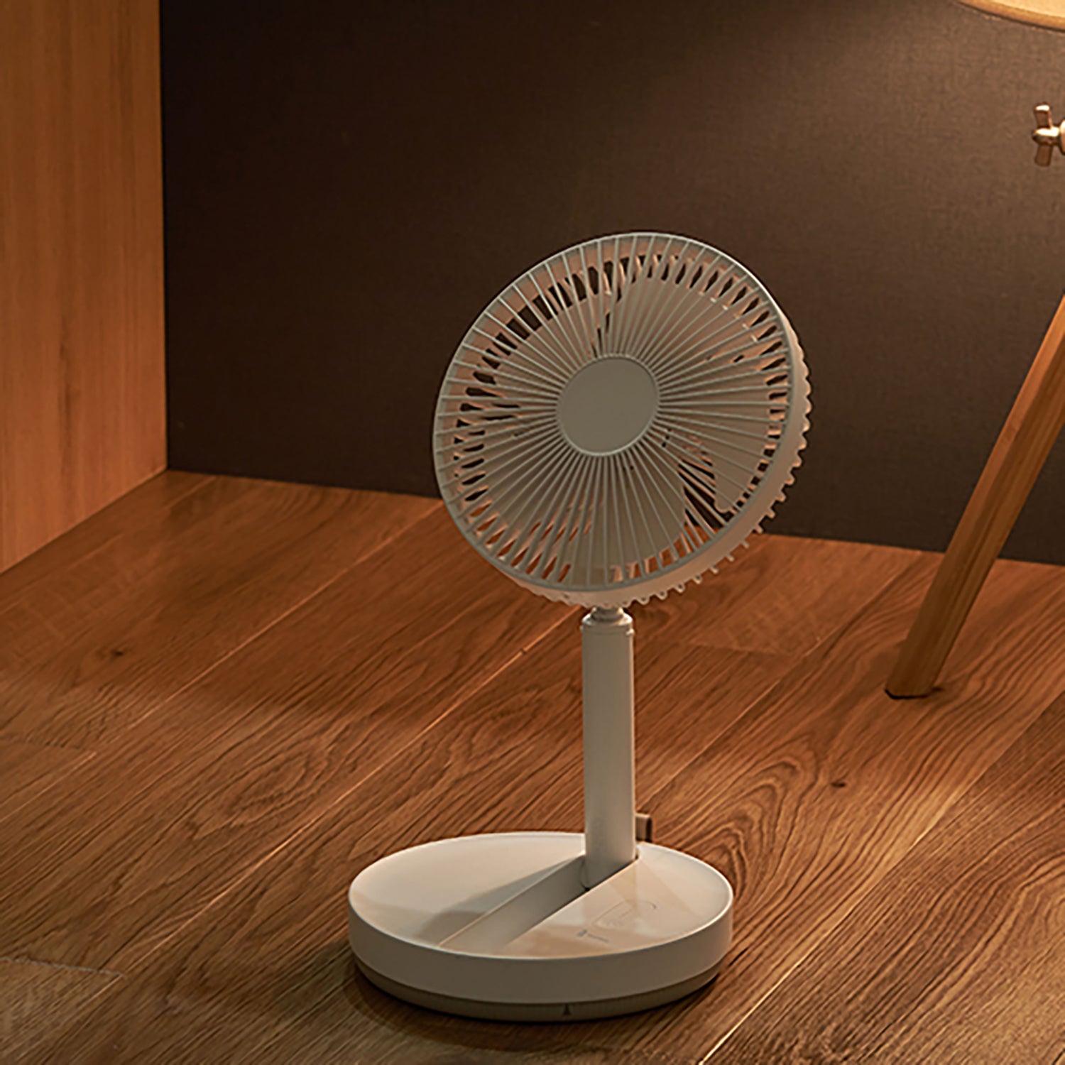 Life on Products Folding Cordless Living Fan with Swing | LO-LCAF031