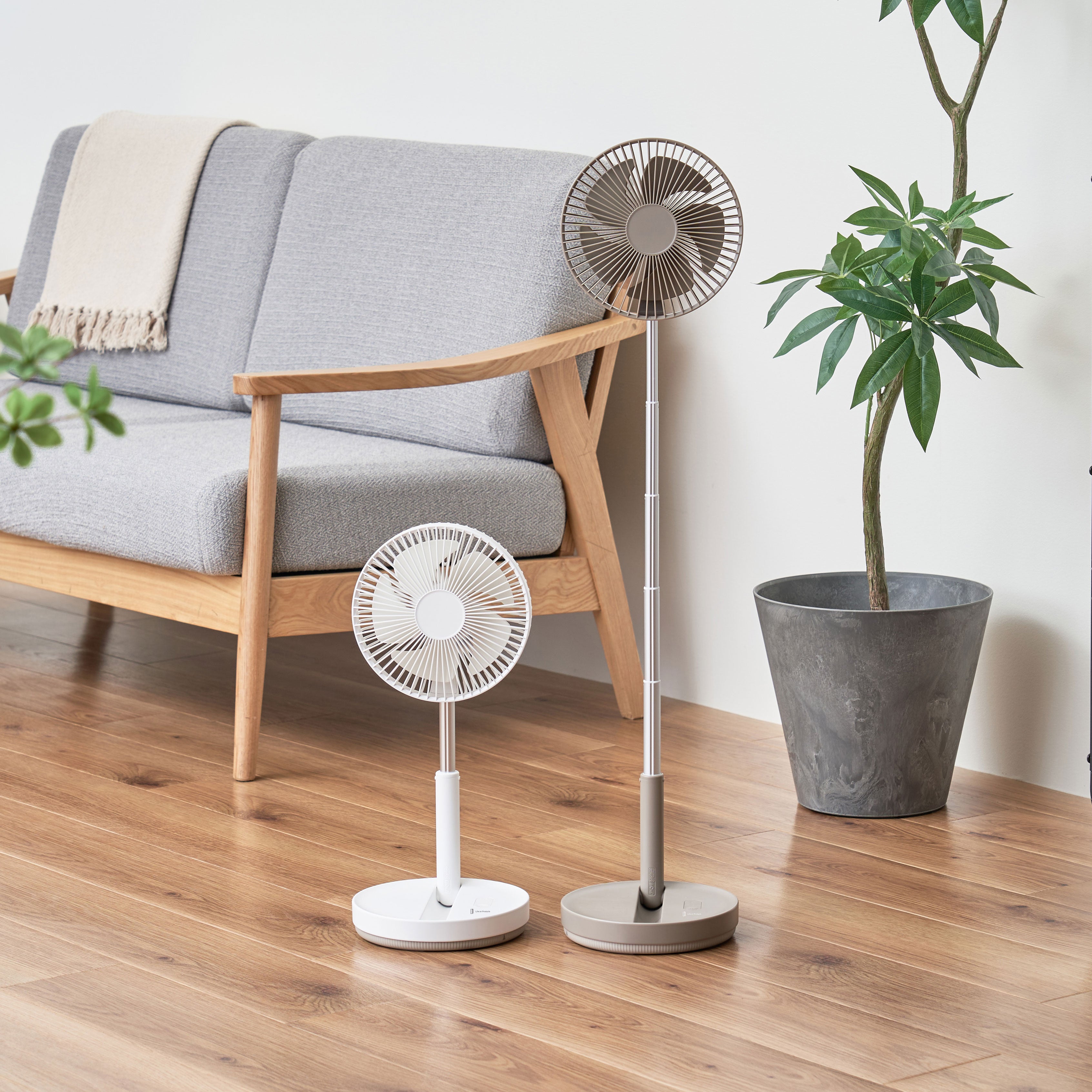 Life on Products Folding Cordless Living Fan with Swing | LO-LCAF031