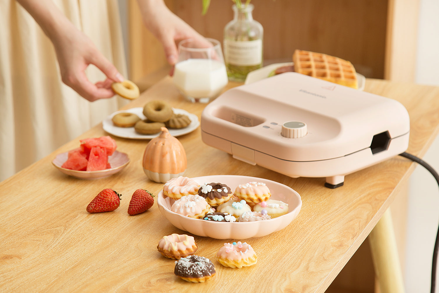 Vitantonio Waffle & Hot Sand Maker - Pink