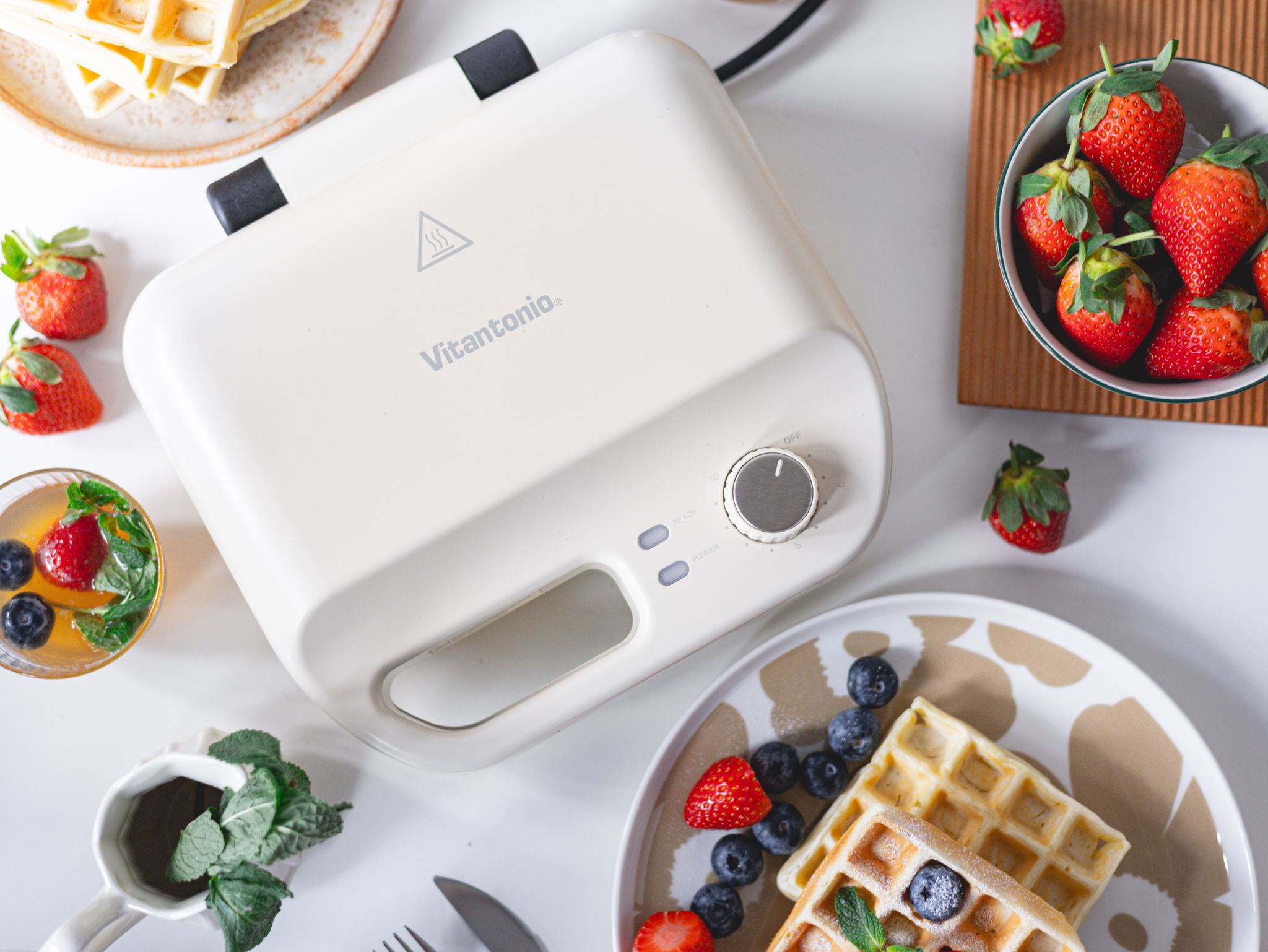 Vitantonio Waffle & Hot Sand Maker - Ivory