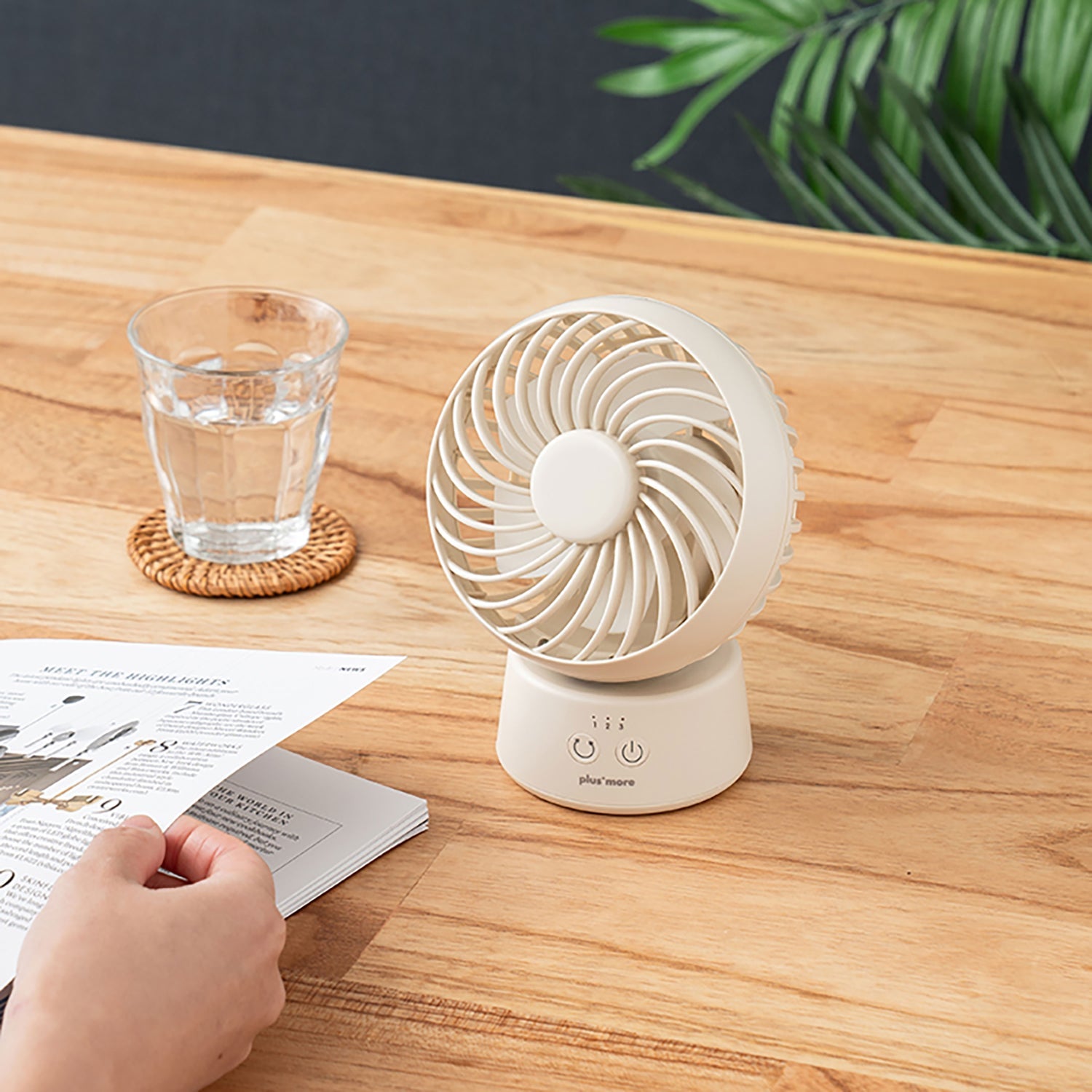 Life on Products Round Mini Desk Fan with Swing | LO-PBAF005