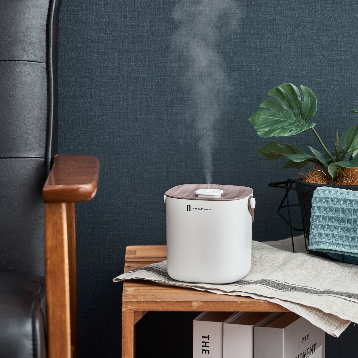 Life on Products Rechargeable Wooden Box Humidifier 650ml | LCAHF014