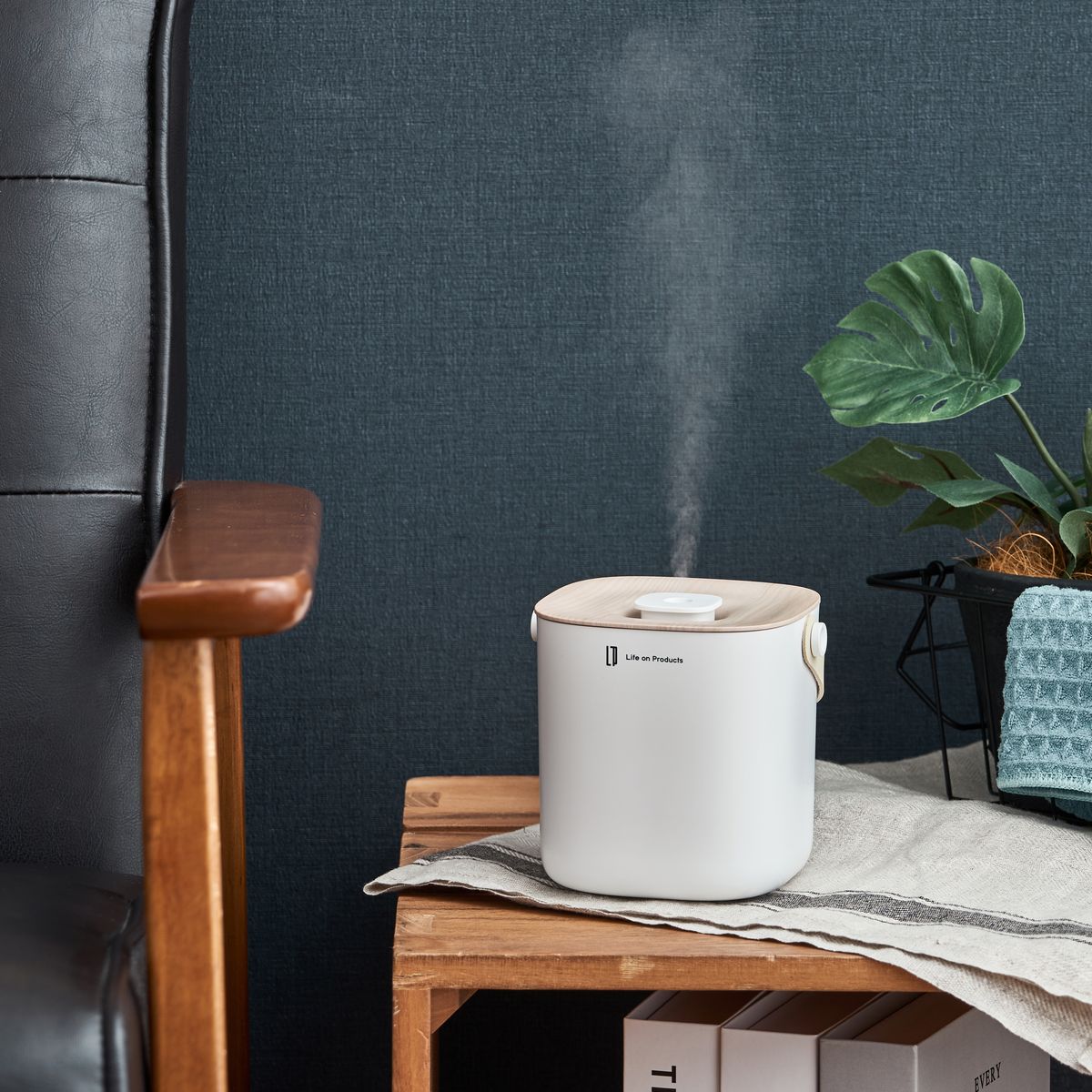 Life on Products Rechargeable Wooden Box Humidifier 650ml | LCAHF014