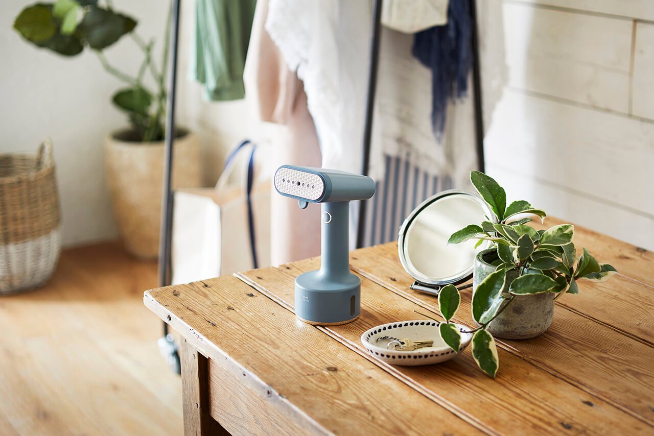 BRUNO Styling Handy Steamer - Pink Beige