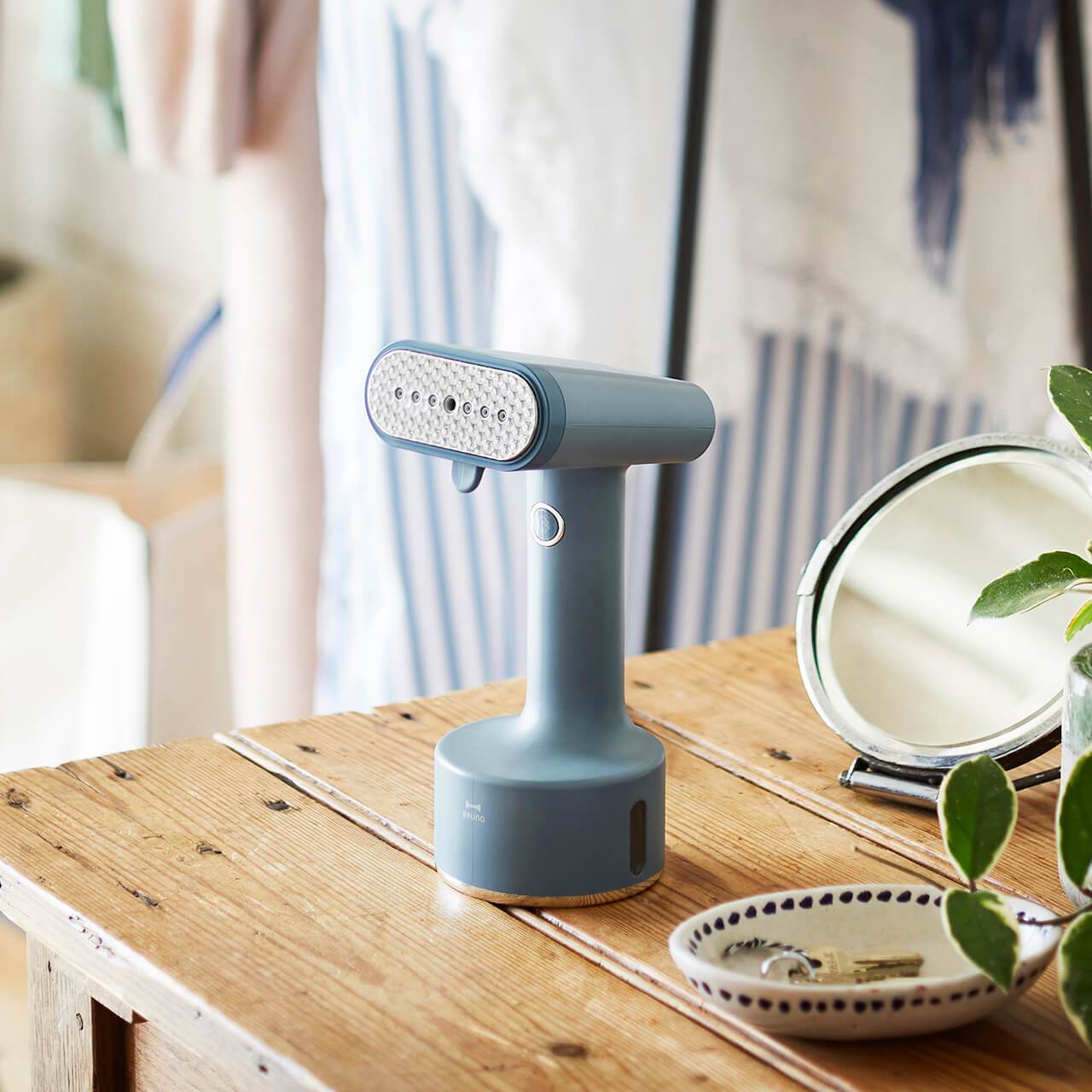 BRUNO Styling Handy Steamer - Blue Gray